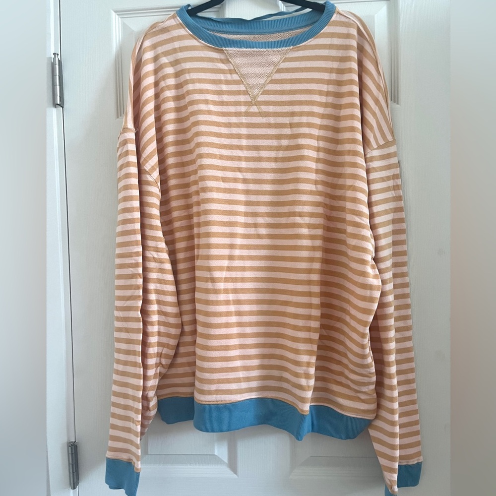 New without tags NWOT Free people crewneck